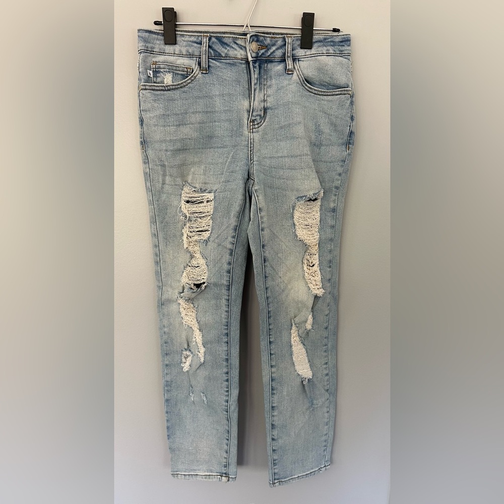 Judy Blue Light Wash Distressed Skinny Jeans: Size 7